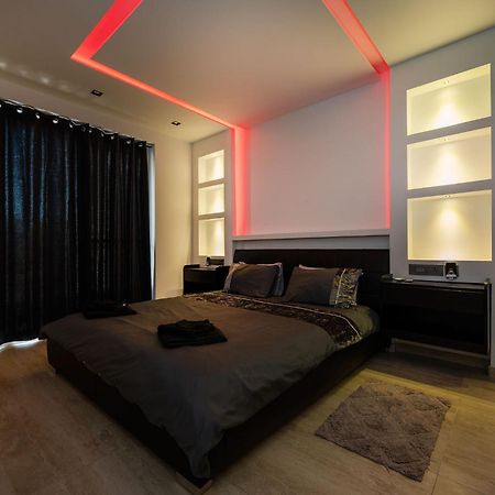Modern 2 Bedroomed Apartment In 그지라 외부 사진