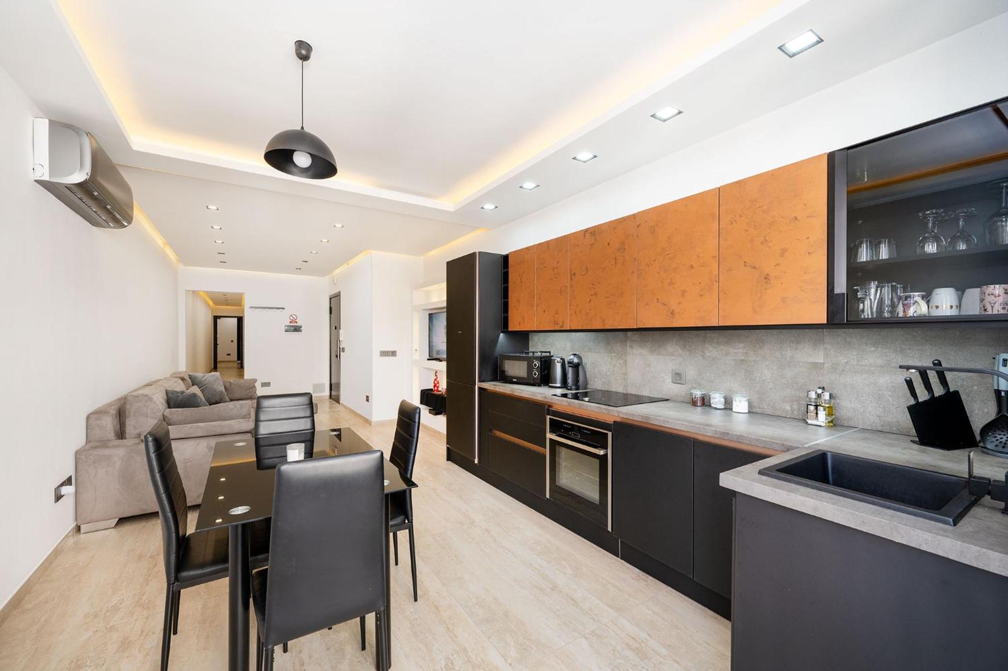 Modern 2 Bedroomed Apartment In 그지라 외부 사진