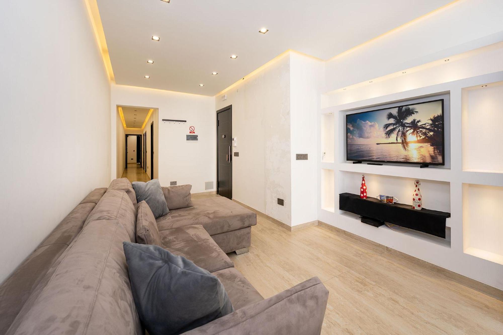 Modern 2 Bedroomed Apartment In 그지라 외부 사진