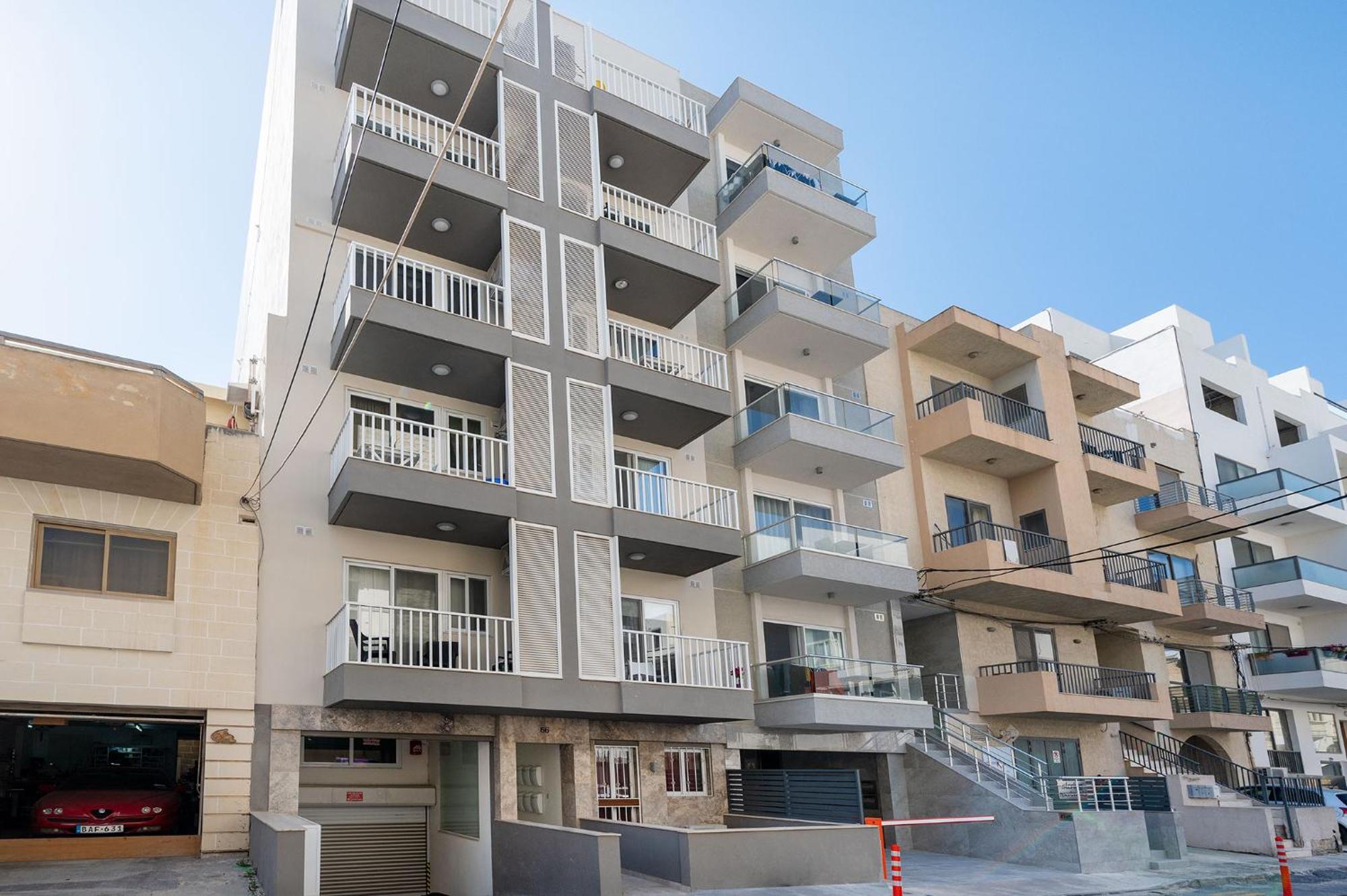 Modern 2 Bedroomed Apartment In 그지라 외부 사진